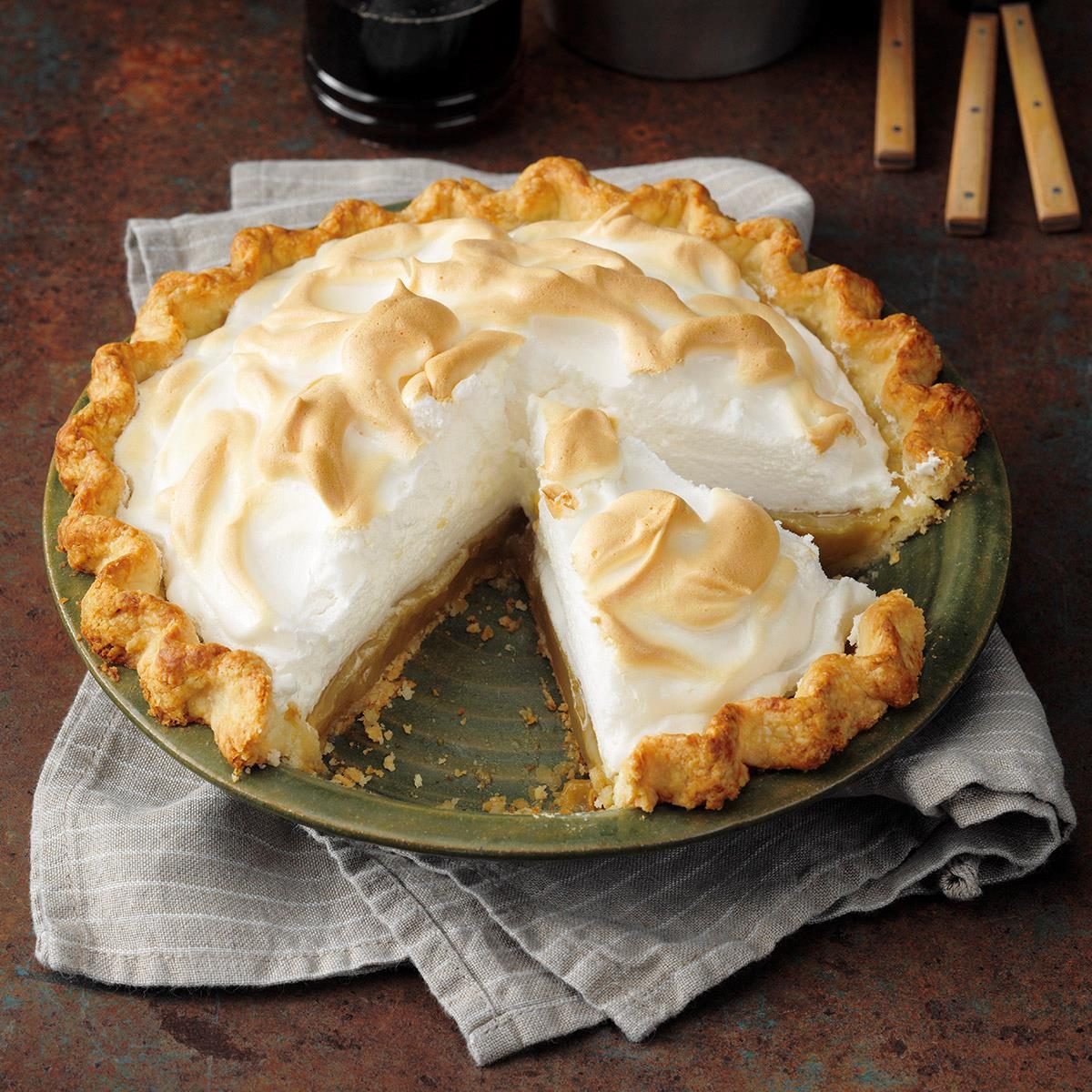 Maple Cream Meringue Pie Exps Tgbz21 38669 E05 26 1b 7