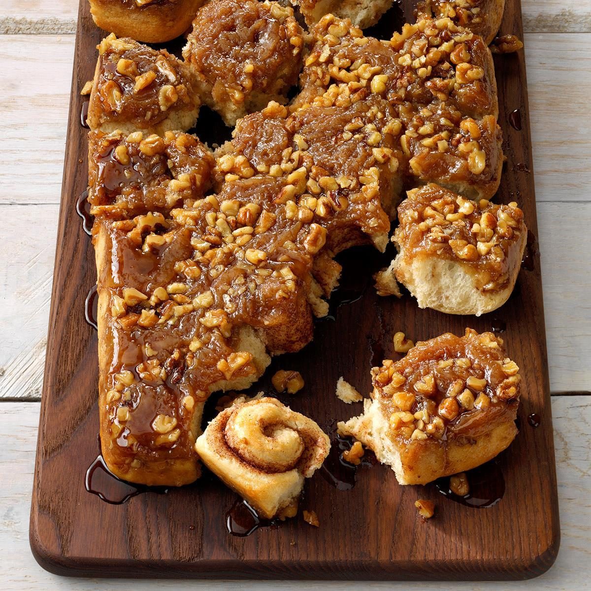 Maple Walnut Sticky Buns Exps Fbmz19 46008 E05 02 4b