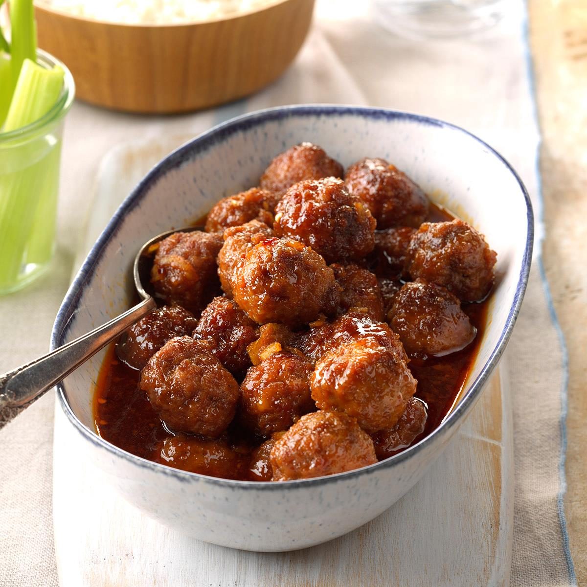 Meatballs In Honey Buffalo Sauce  Exps Edsc17 197076 C03 09 3b 7