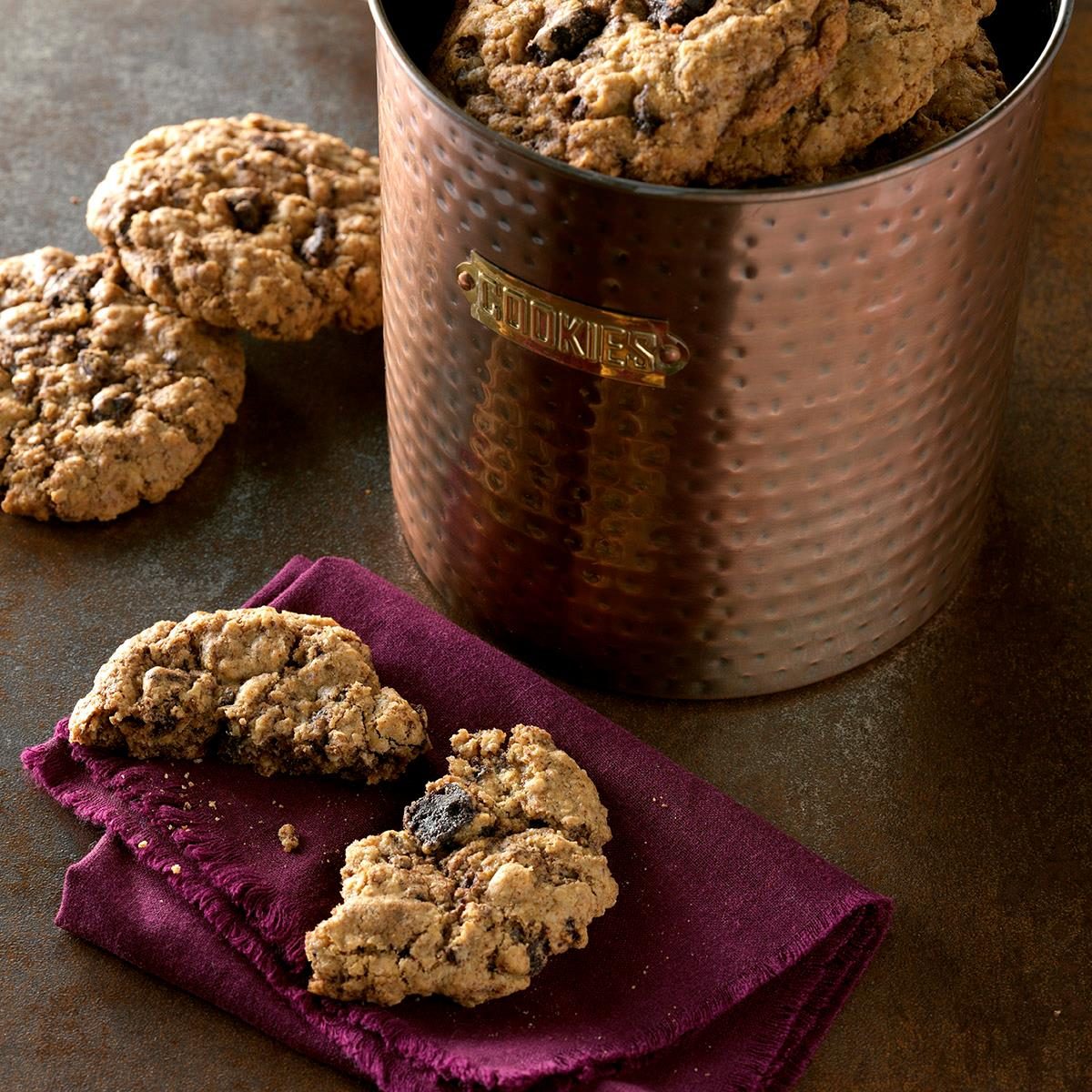 Mexican Chocolate Oatmeal Cookies Exps Thfm18 196930 D09 15 10b 5