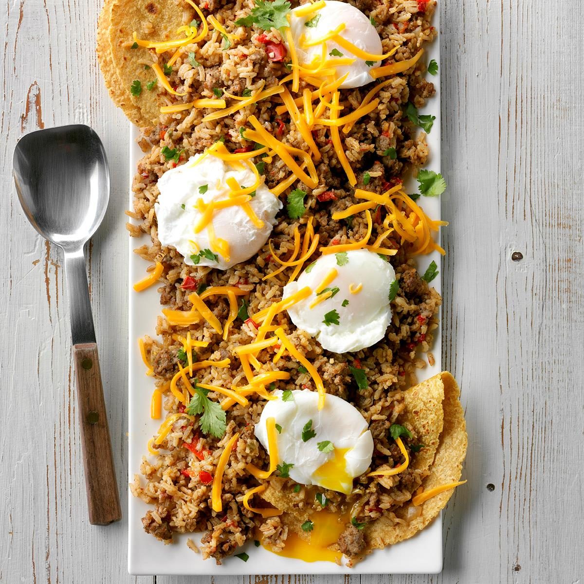 https://www.tasteofhome.com/wp-content/uploads/2018/01/Mexican-Rice-with-Poached-Eggs_EXPS_THAM18_74752_D11_07_6b-5.jpg