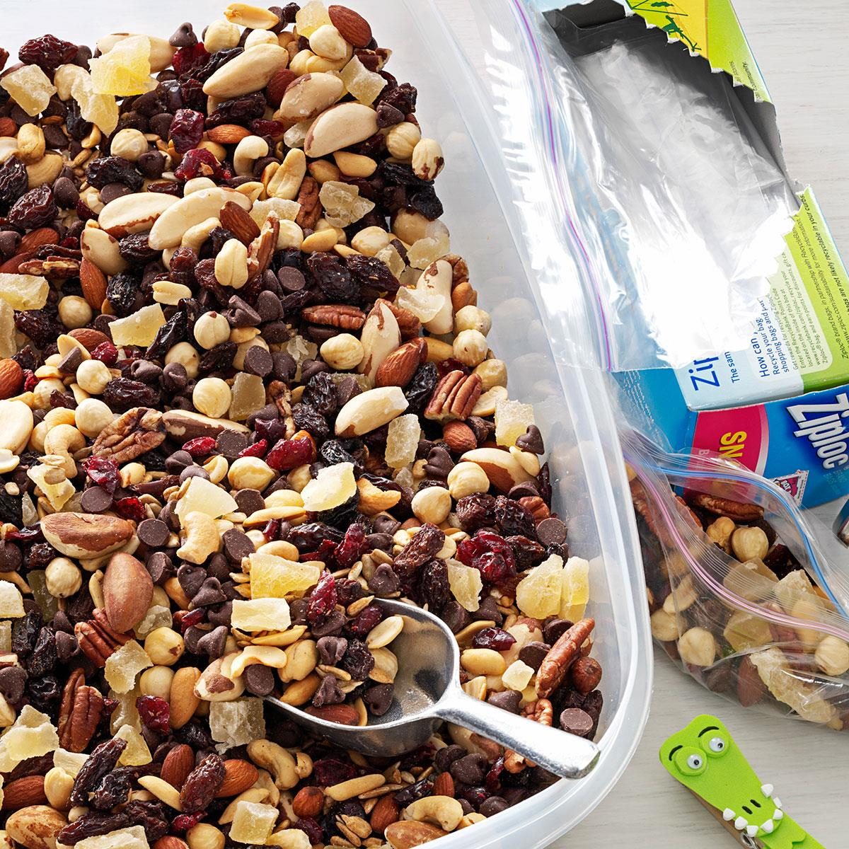 Nutty Berry Trail Mix Exps56502 Th2379800c04 27 3bc Rms 6