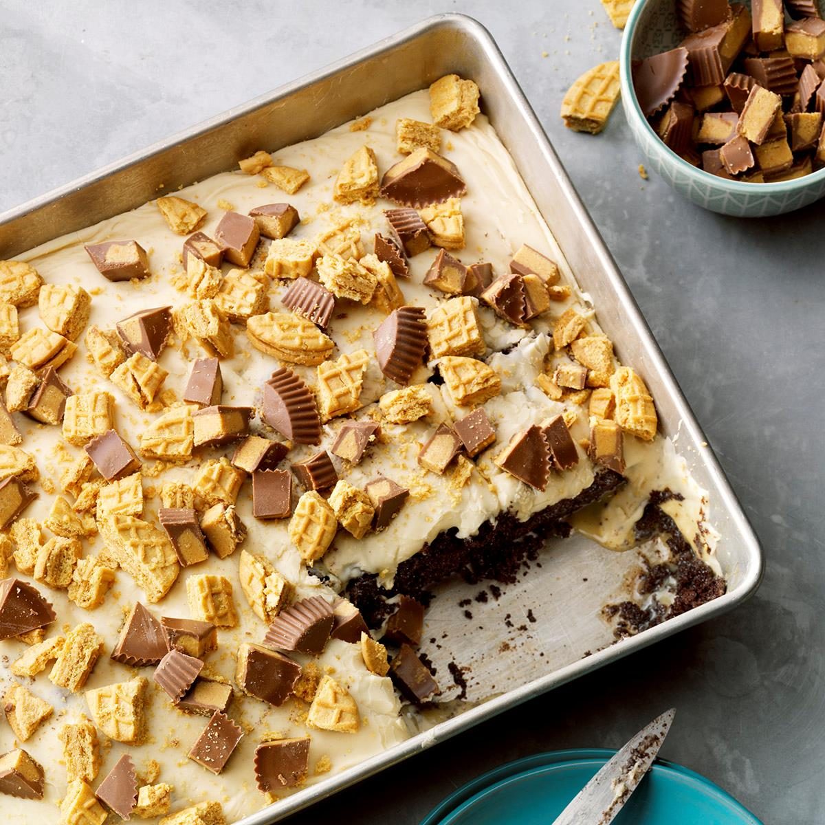 Peanut Butter Chocolate Poke Cake Exps Thso17 191274 B04 25 8b 7