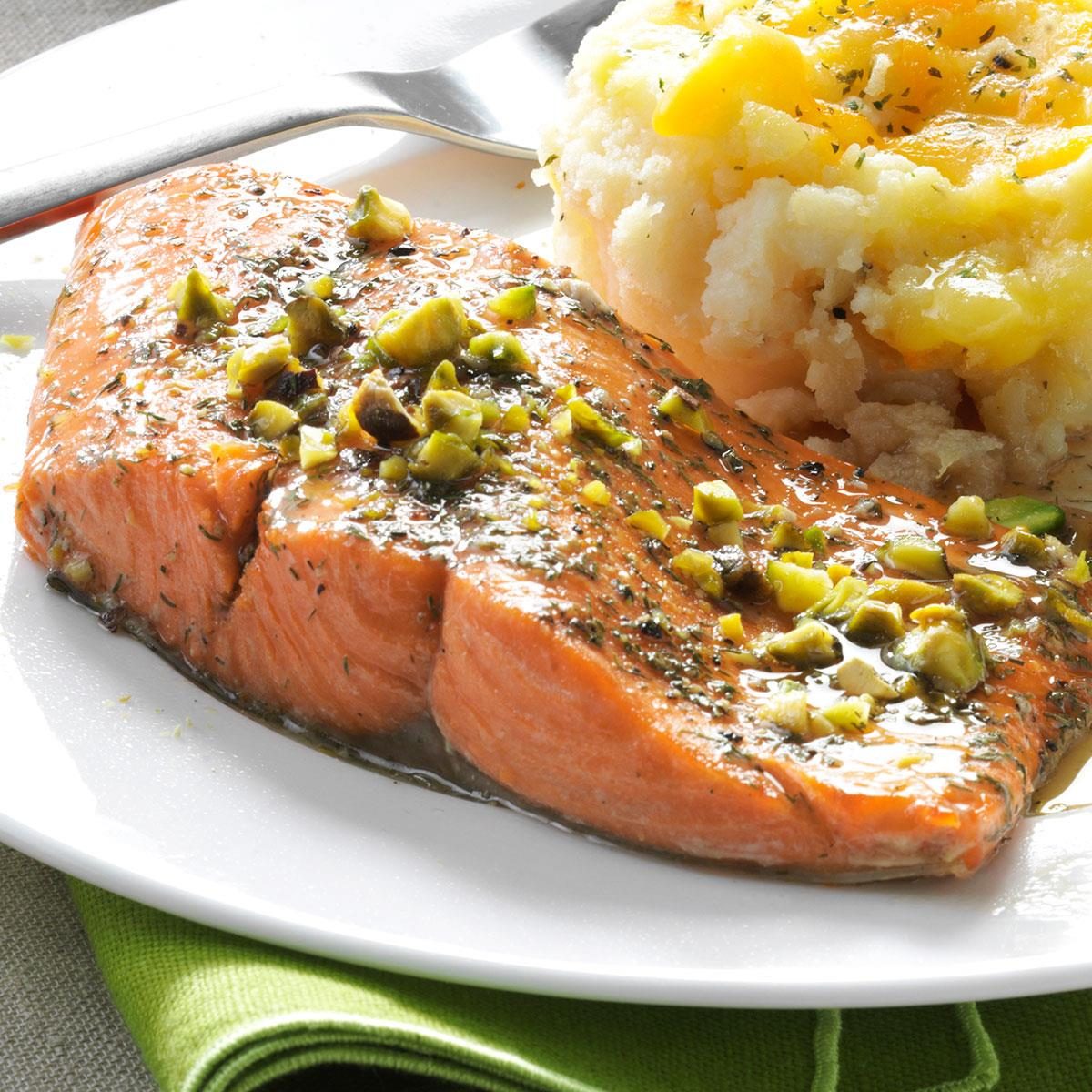 Pistachio Baked Salmon Exps46077 Ufz133197d04 23 2bc Rms 5