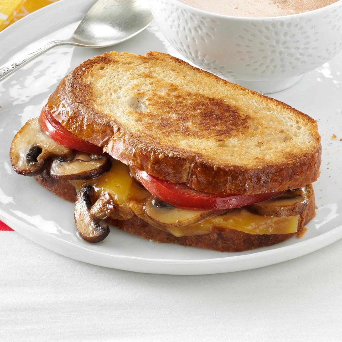 Portobello Gouda Grilled Sandwiches Exps58948 S2567819d01 12 3bc Rms 4