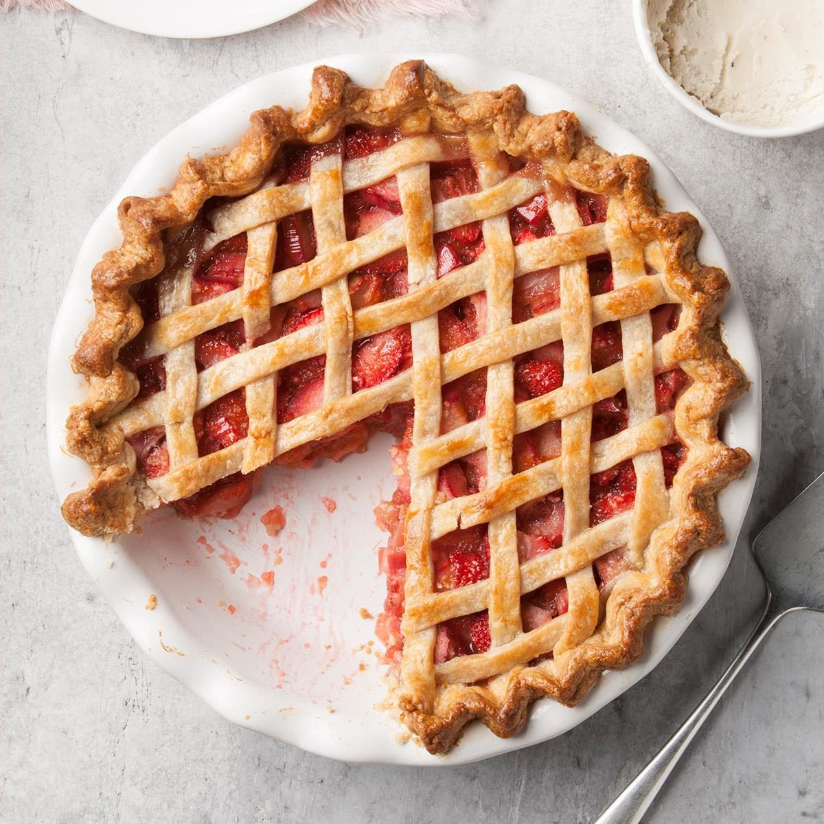 Rhubarb Strawberry Pie Exps Ft19 1277 F 0716 2 18