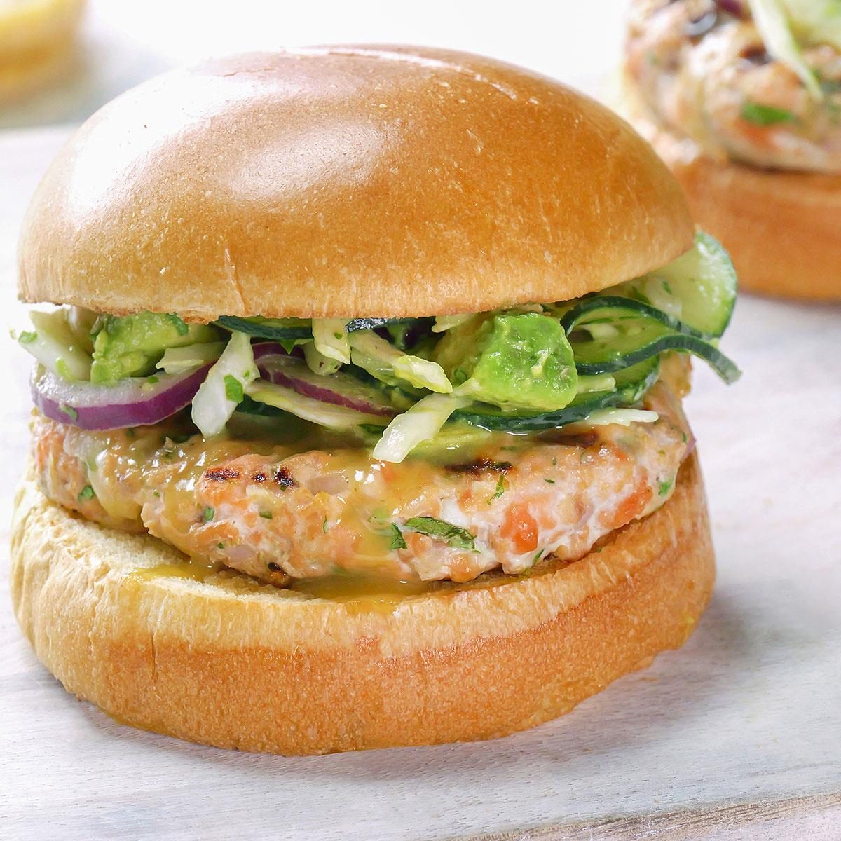 Salmon Burgers With Tangy Slaw Exps Tohvp24 162991 Mr 05 16 1