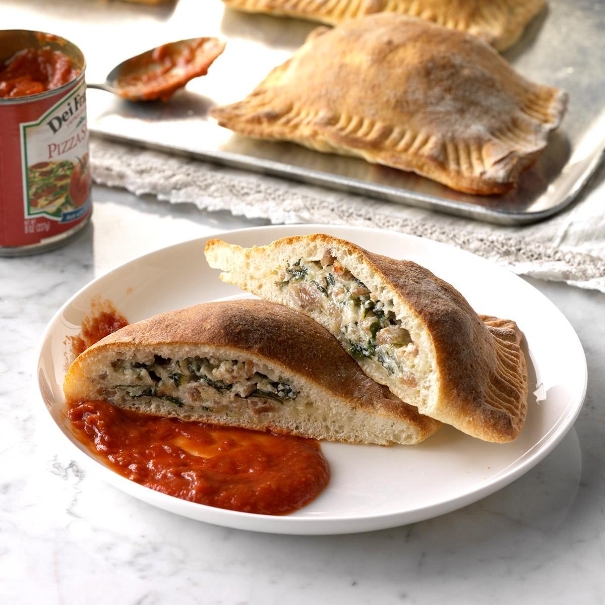 Sausage Spinach Calzones Exps Sdfm18 26276 C10 10 2b 6