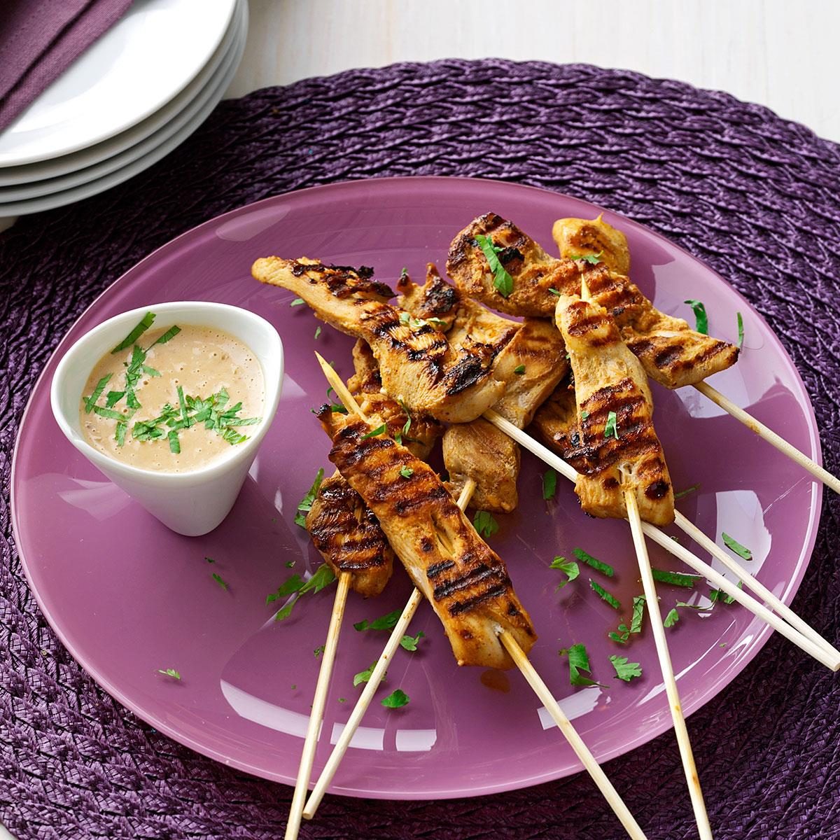 Skewered Chicken With Peanut Sauce Exps50532 Thca2180111d09 16 6bc Rms 3