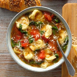 Garlic Tortellini Soup Recipe: How to Make It