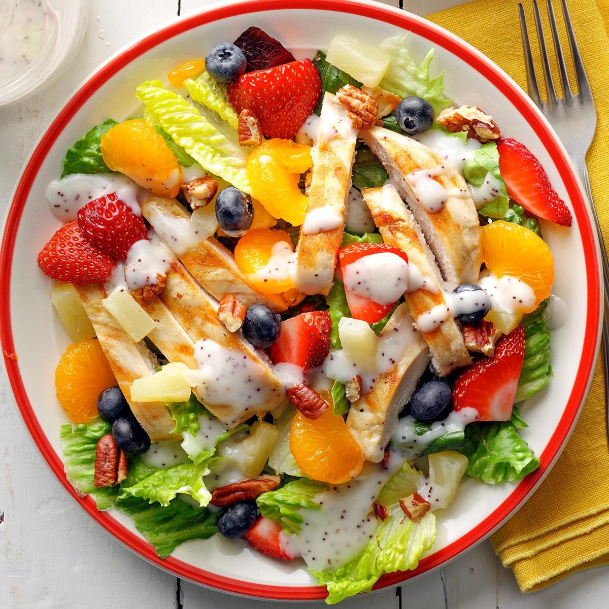 Summer Strawberry Salad With Chicken Exps Tohcr22 36377 Dr 06 09 1b 3