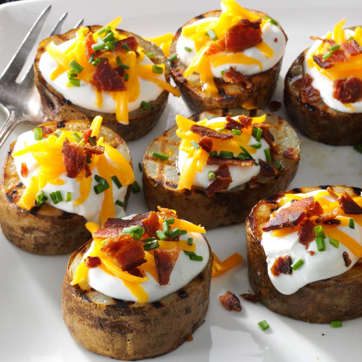 Grilled Loaded Potato Rounds Recipe How To Make It Taste Of Home   Exps185946 GI163846 D12 17 5b 