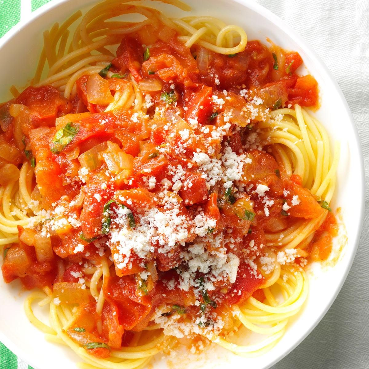 Spaghetti With Fresh Tomato Sauce Recipe How To Make It Taste Of Home   Exps193910 SD163615D04 01 2b 