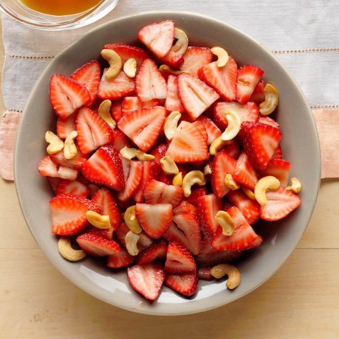 Swift Strawberry Salad