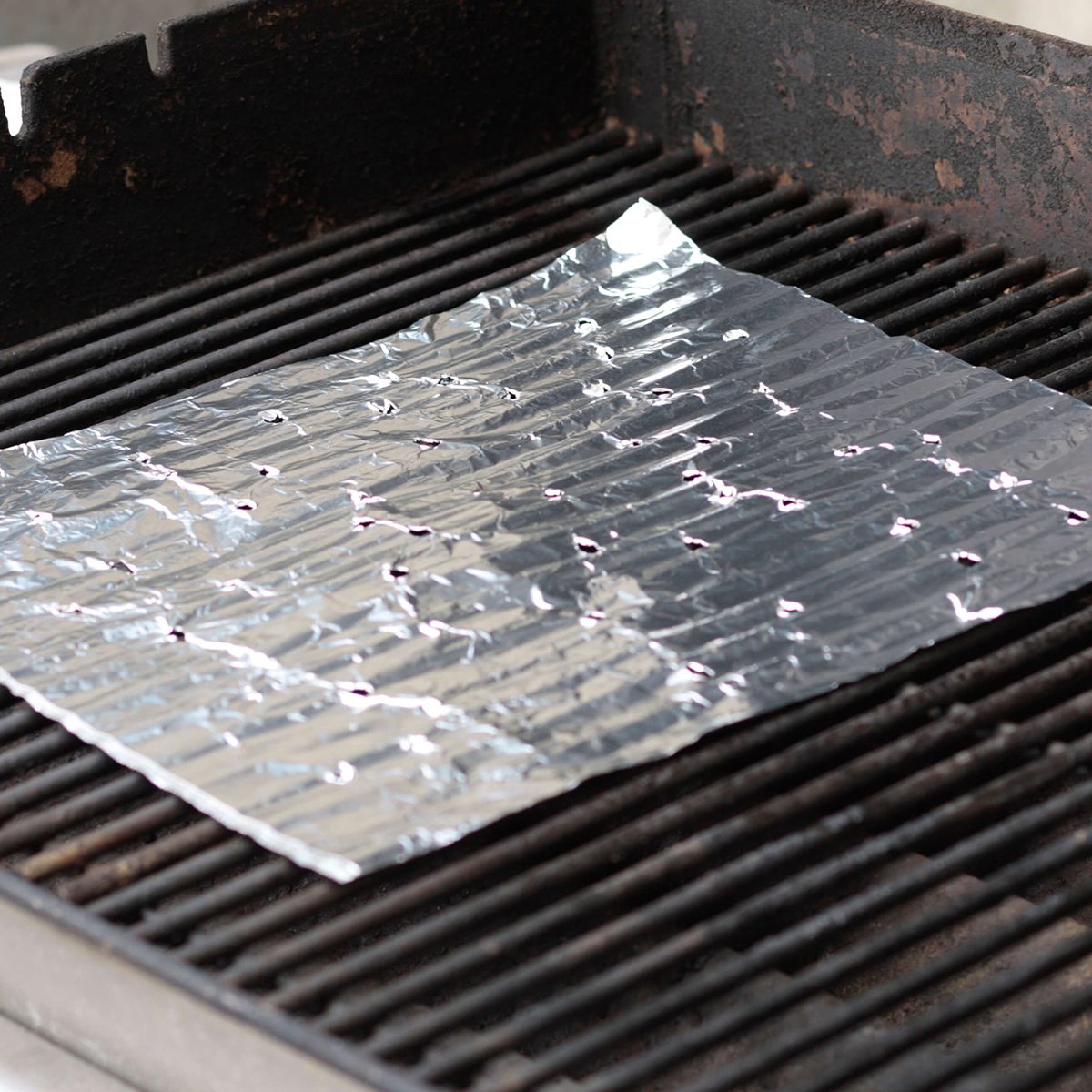 aluminum foil on grill