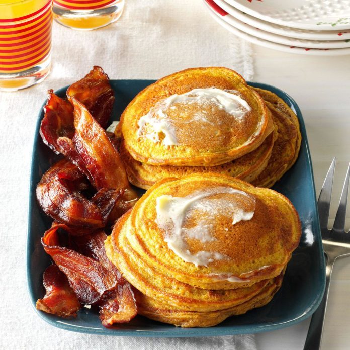 Breakfast: Fluffy Pumpkin Pancakes