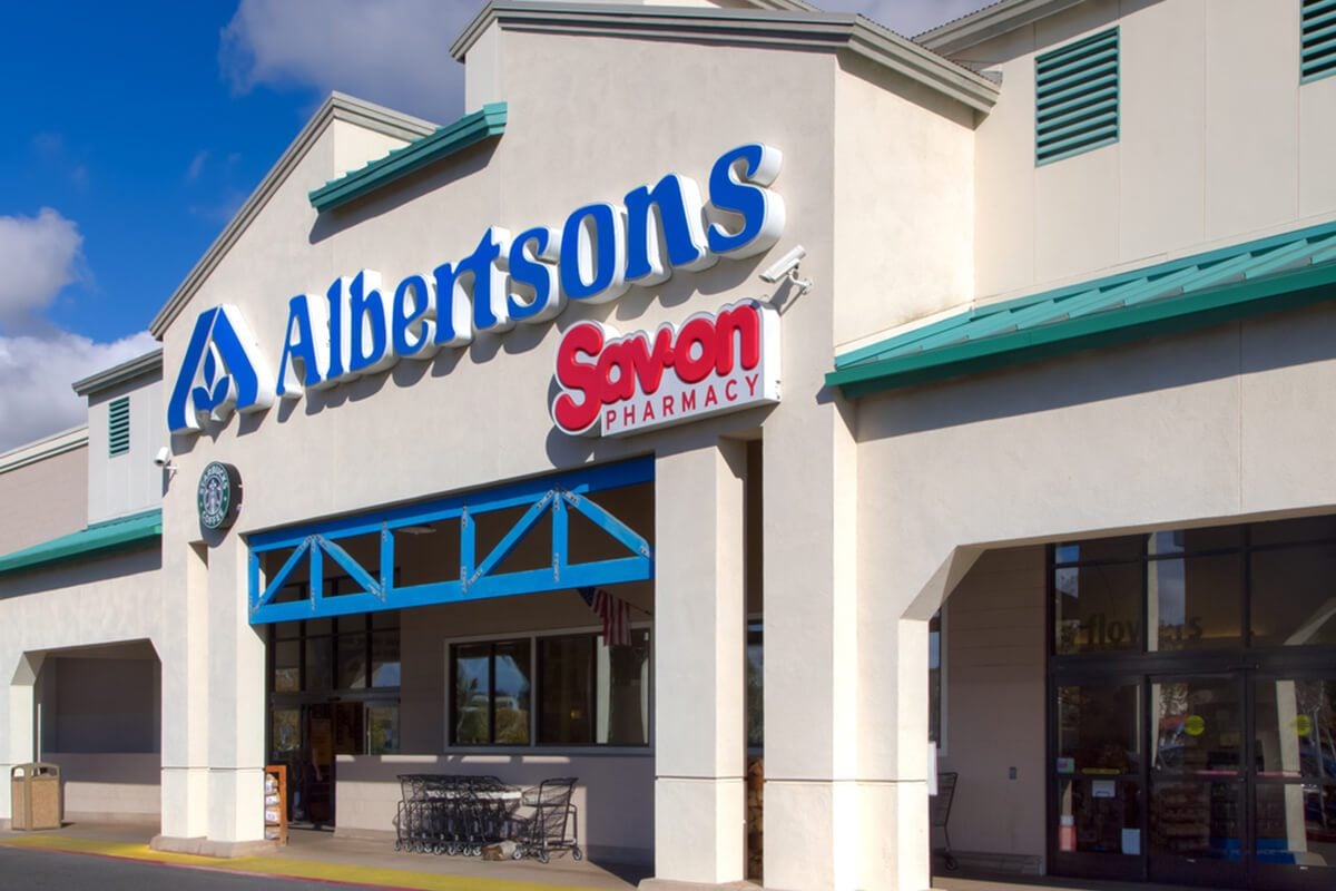 Albertsons grocery store exterior and logo.