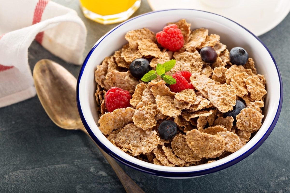 Healthy Breakfast: Corn Flakes vs. Shredded Wheat / Nutrition