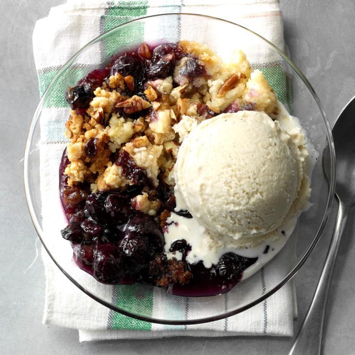 Slow-Cooker Blueberry Cobbler