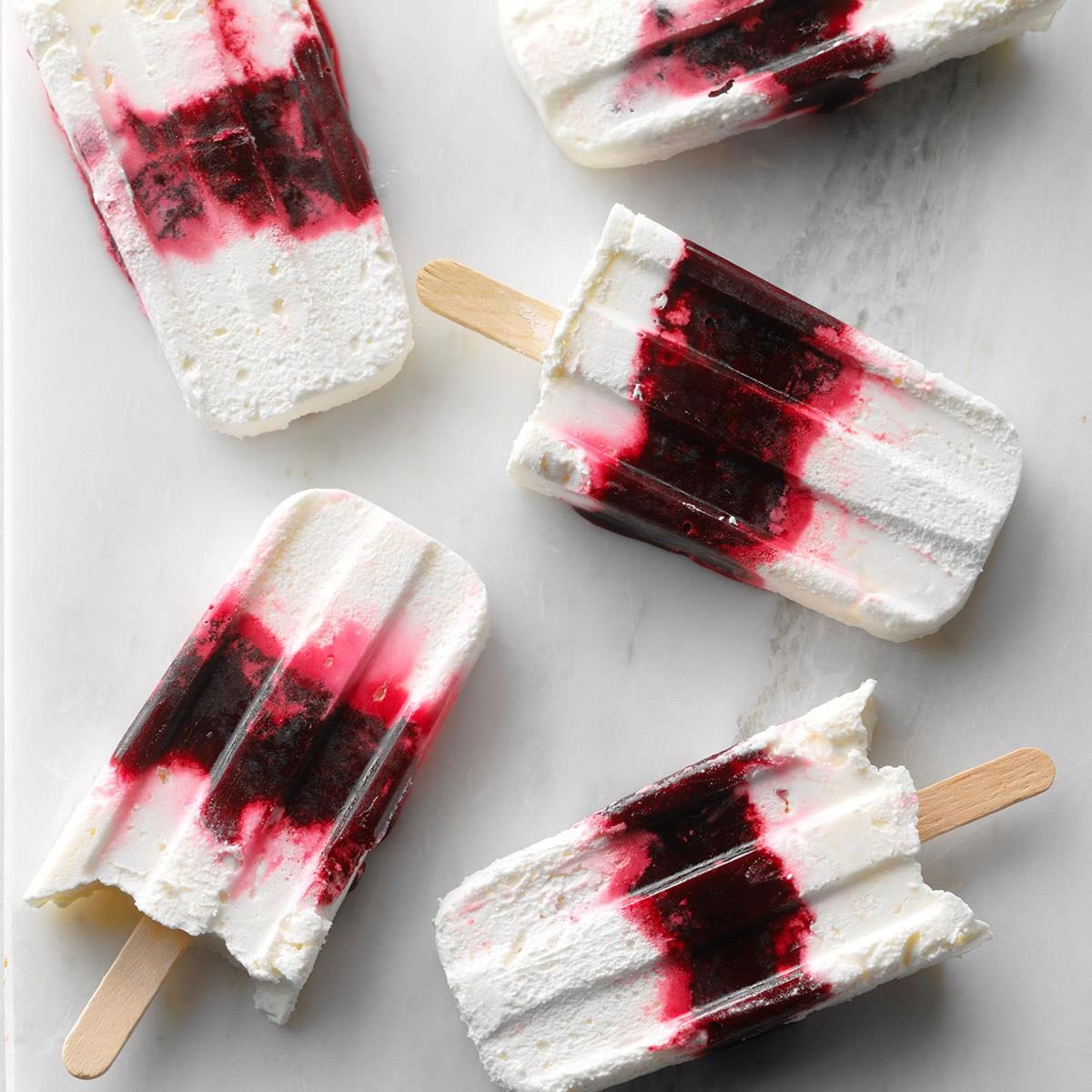 Creamy Layered Blueberry Ice Pops Exps Sdam18 209023 D12 01 4b 12