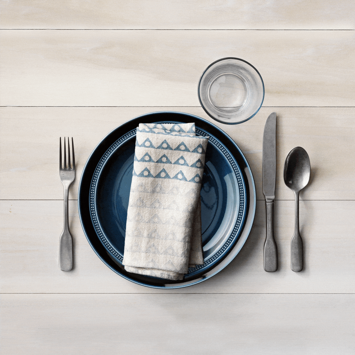 https://www.tasteofhome.com/wp-content/uploads/2018/06/TOH-table-settings-SQ.gif