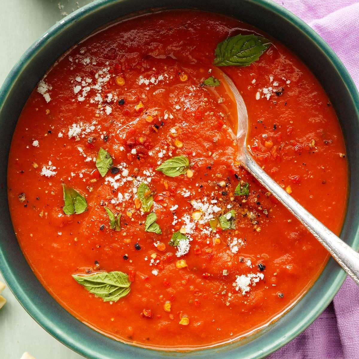 https://www.tasteofhome.com/wp-content/uploads/2018/07/The-Best-Ever-Tomato-Soup_EXPS_CFFBZ22_222724_B10_01_2b.jpg