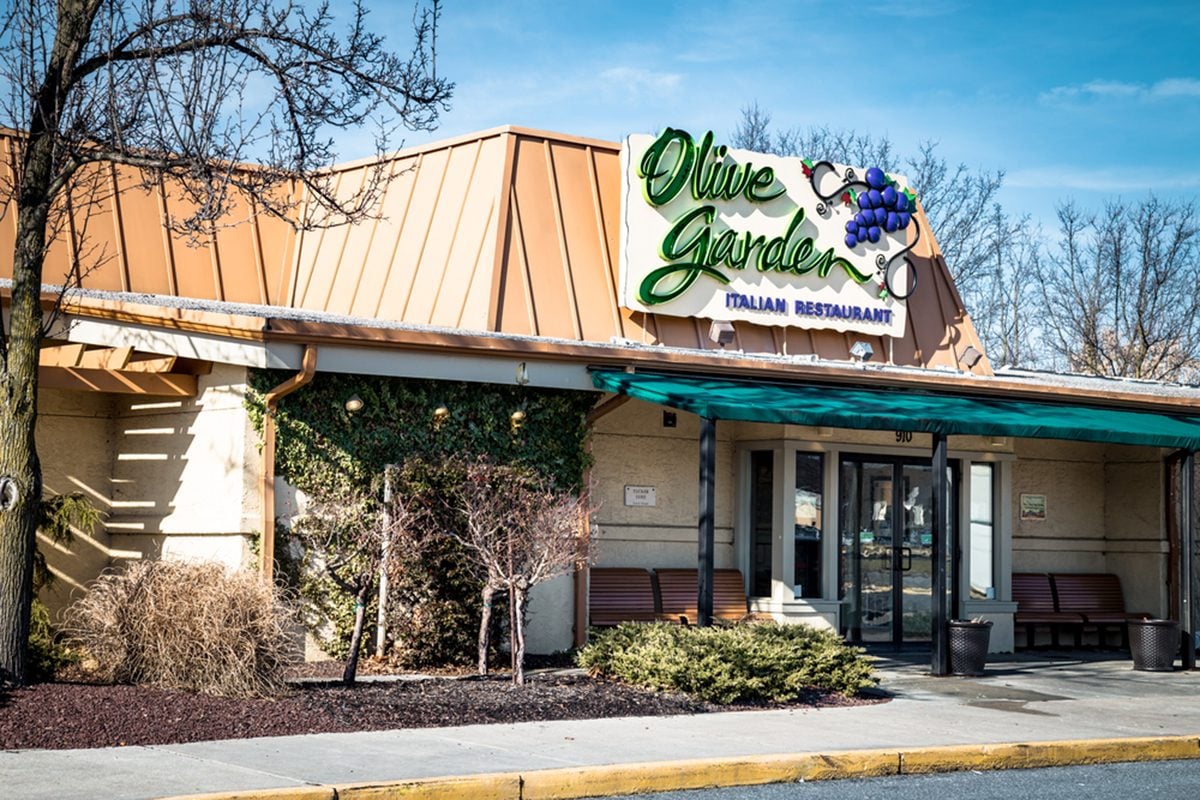 Olive Garden adds lower-calorie Mediterranean dishes to their menus