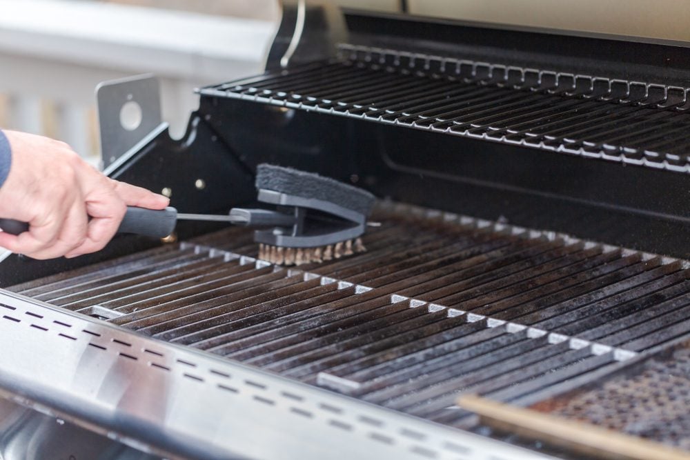 Dangers of BBQ grill cleaning brushes with metal bristles - CBS News