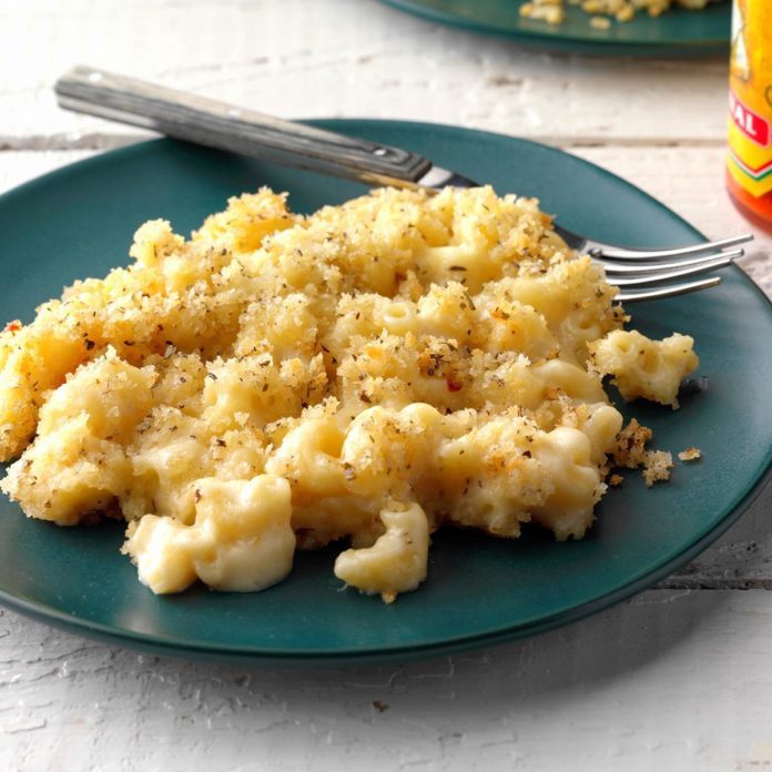 Crumb-Topped Macaroni and Cheese