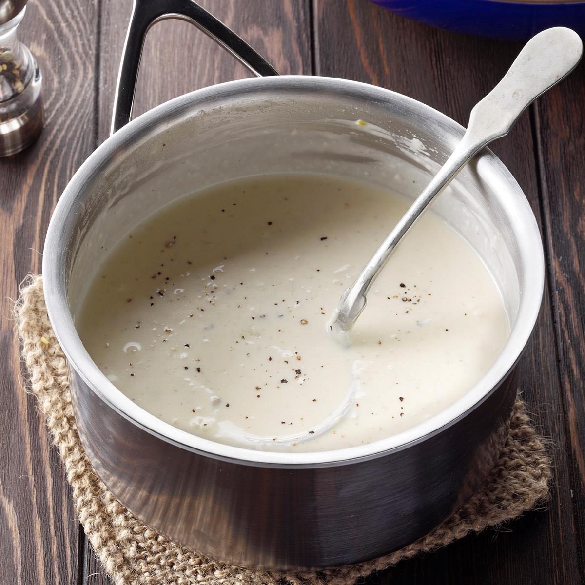 Homemade Alfredo Sauce Exps Thn18 154501 B05 31 2b 13