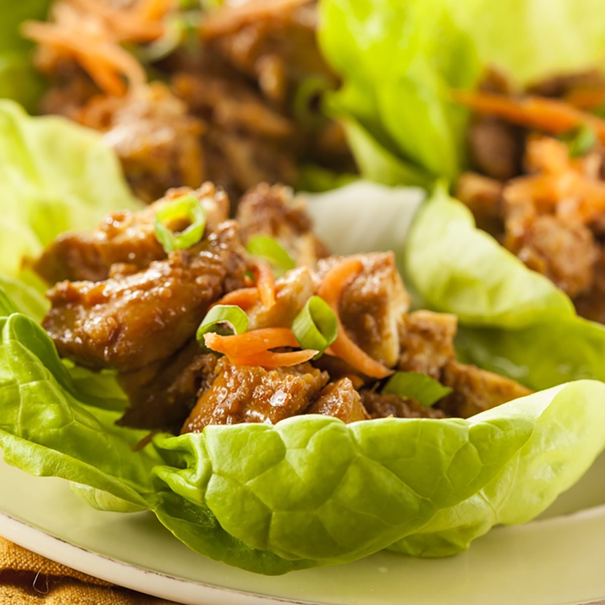 Healthy Asian Chicken Lettuce Wrap with Carrots;