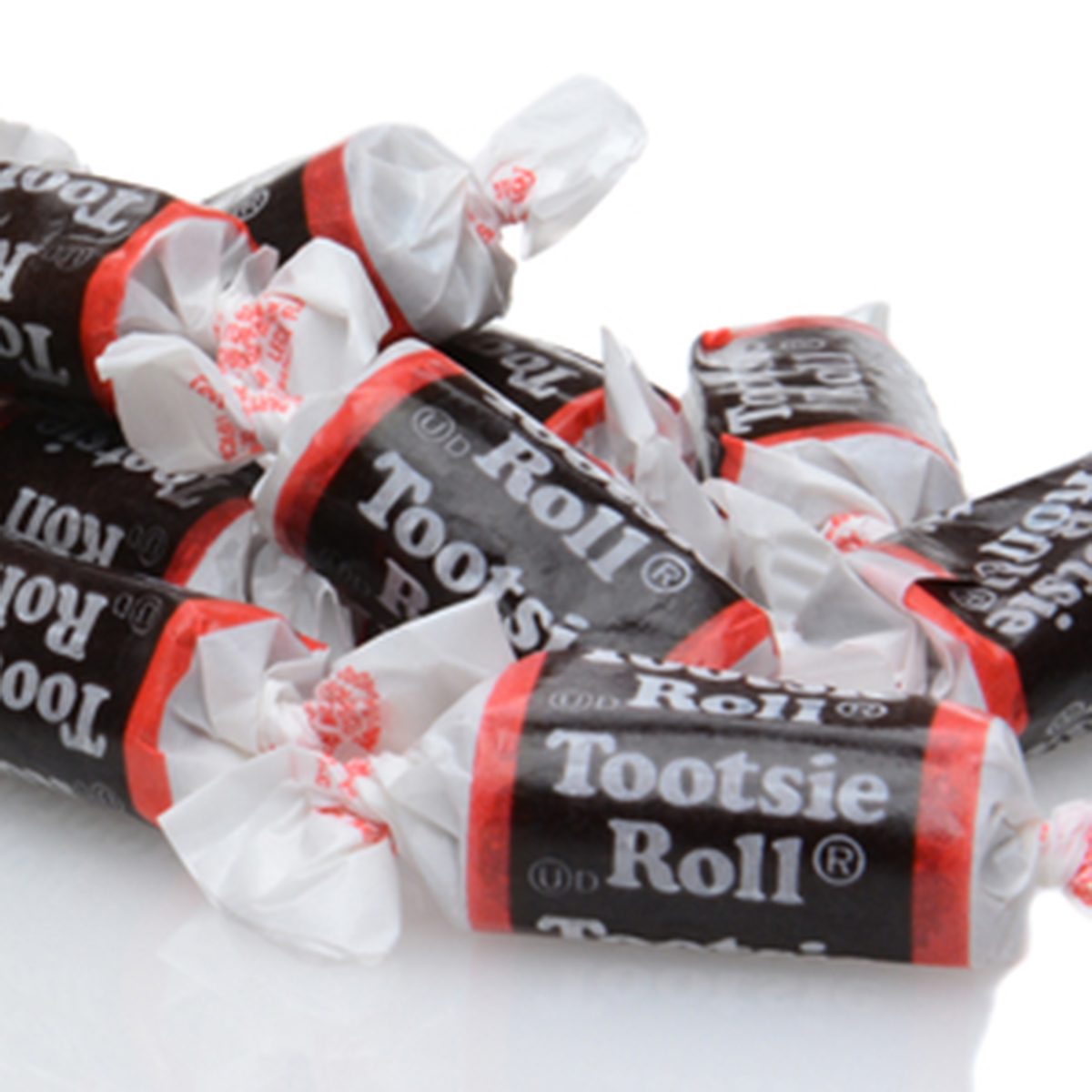 A box of Tootsie Roll 'Midgee' Candy.