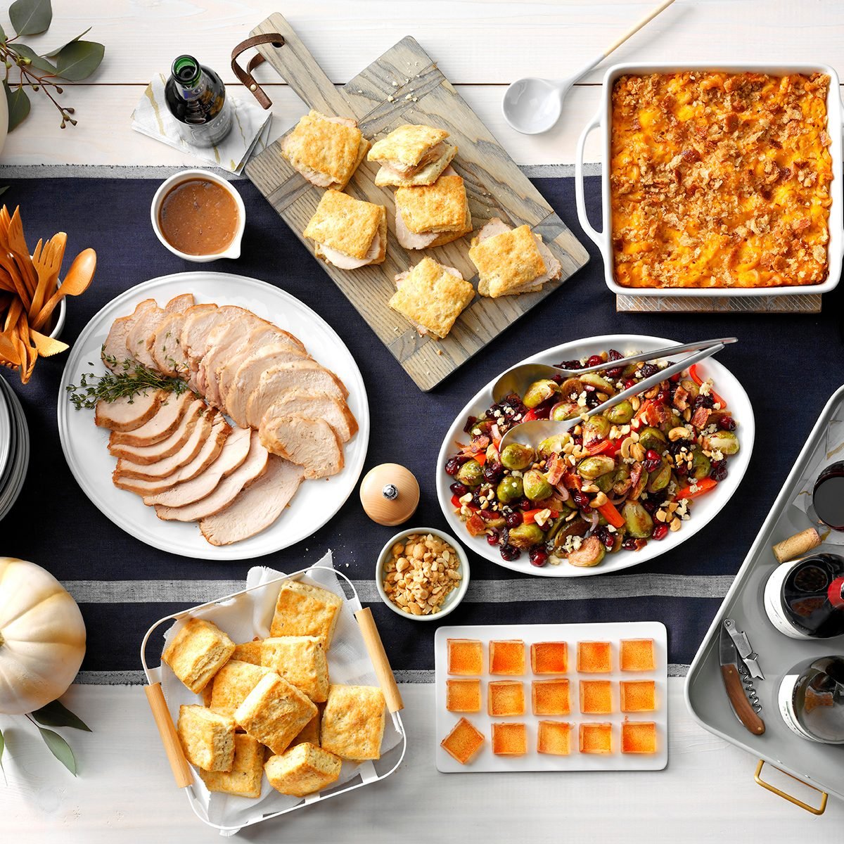 The Step-to-Step Guide to Planning the Perfect Friendsgiving (+ FREE  Checklist to Keep You Organized) - By Sophia Lee