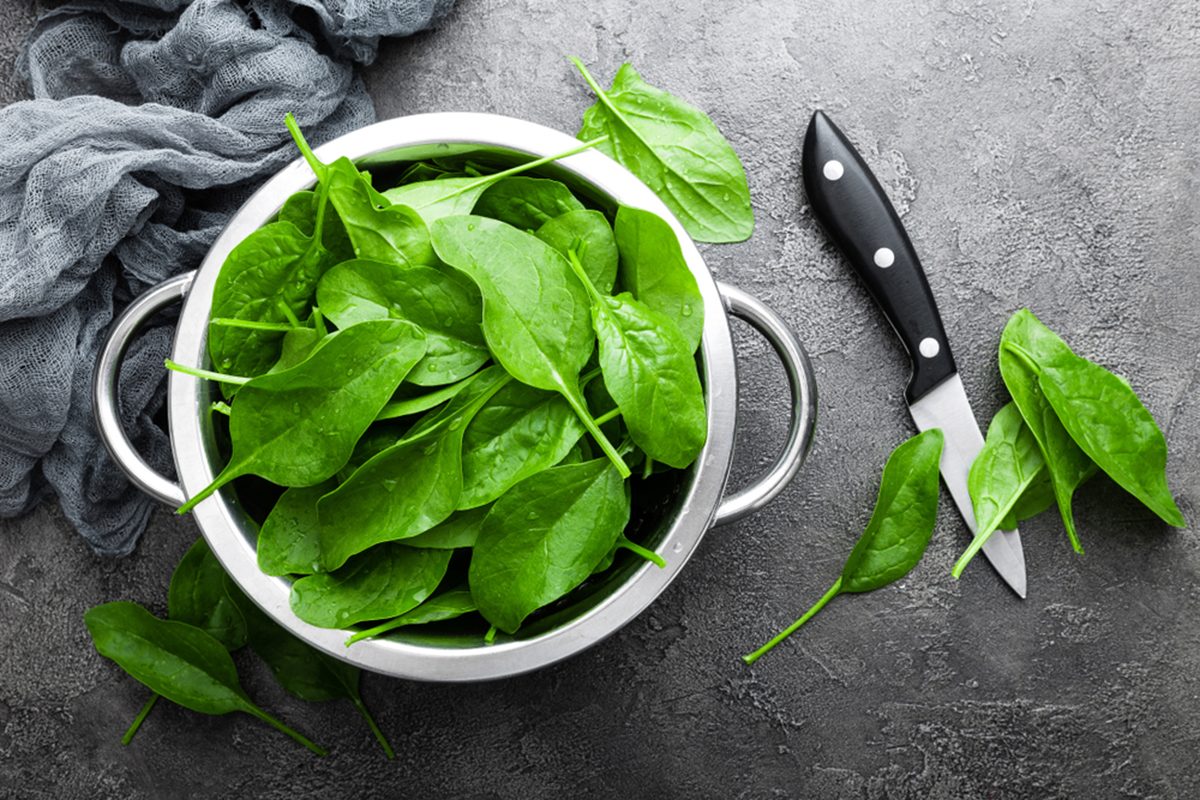 Is eating kale and spinach raw really bad for you?