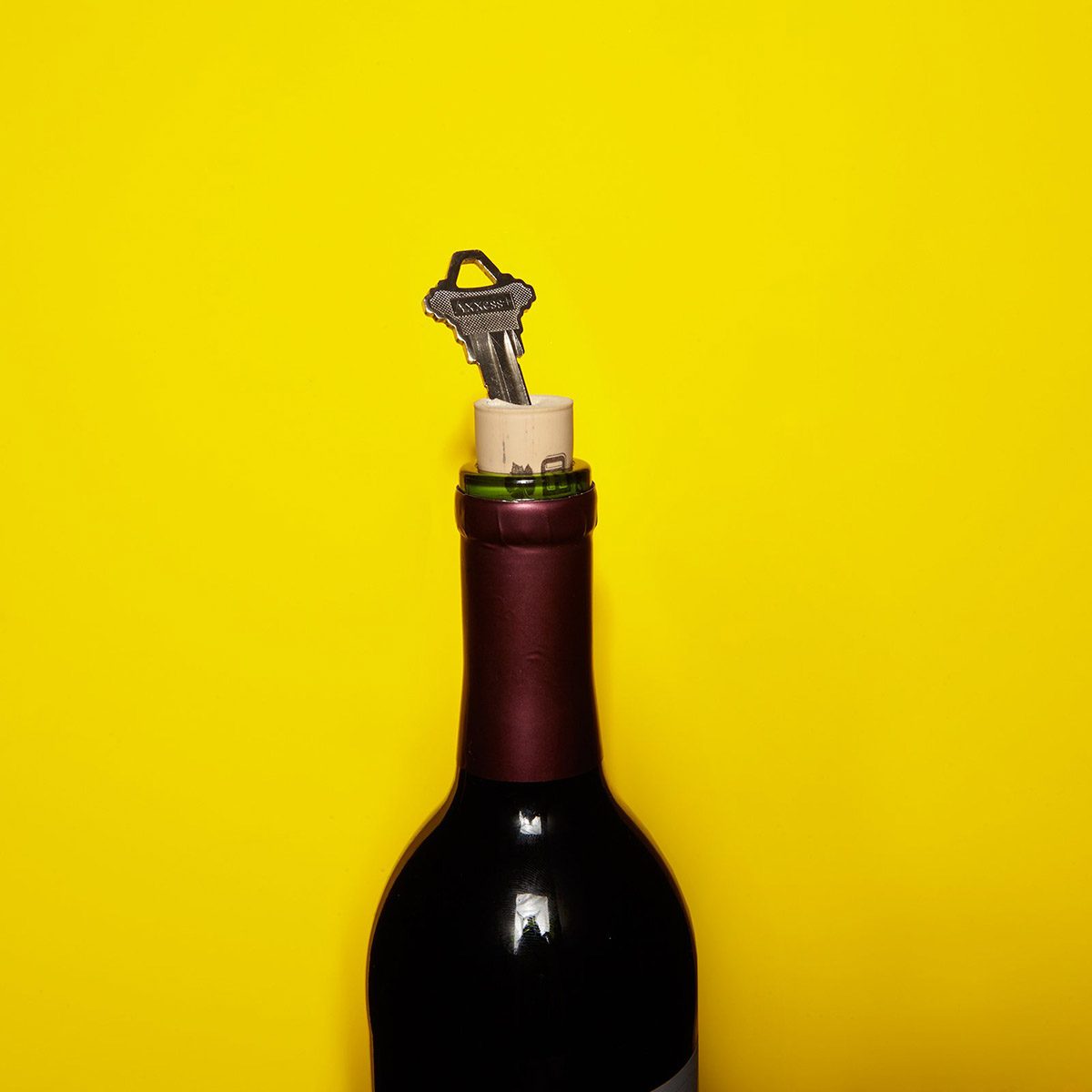 Using key as a handle for a wine cork