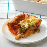 Deep-Dish Beef 'n' Bean Taco Pizza Recipe: How to Make It