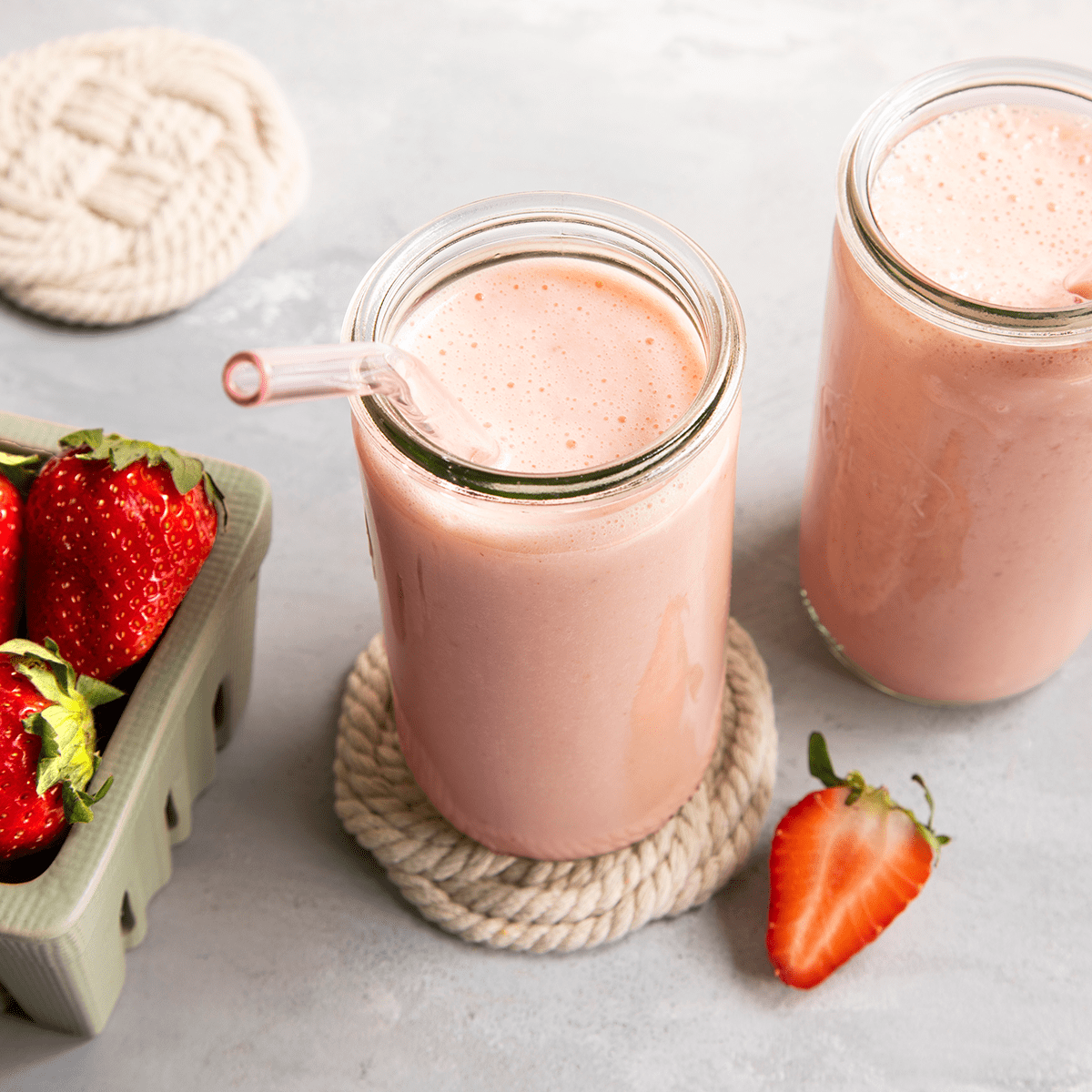 https://www.tasteofhome.com/wp-content/uploads/2019/01/strawberry-smoothie-FT23_24644_ST_3_15_2.png