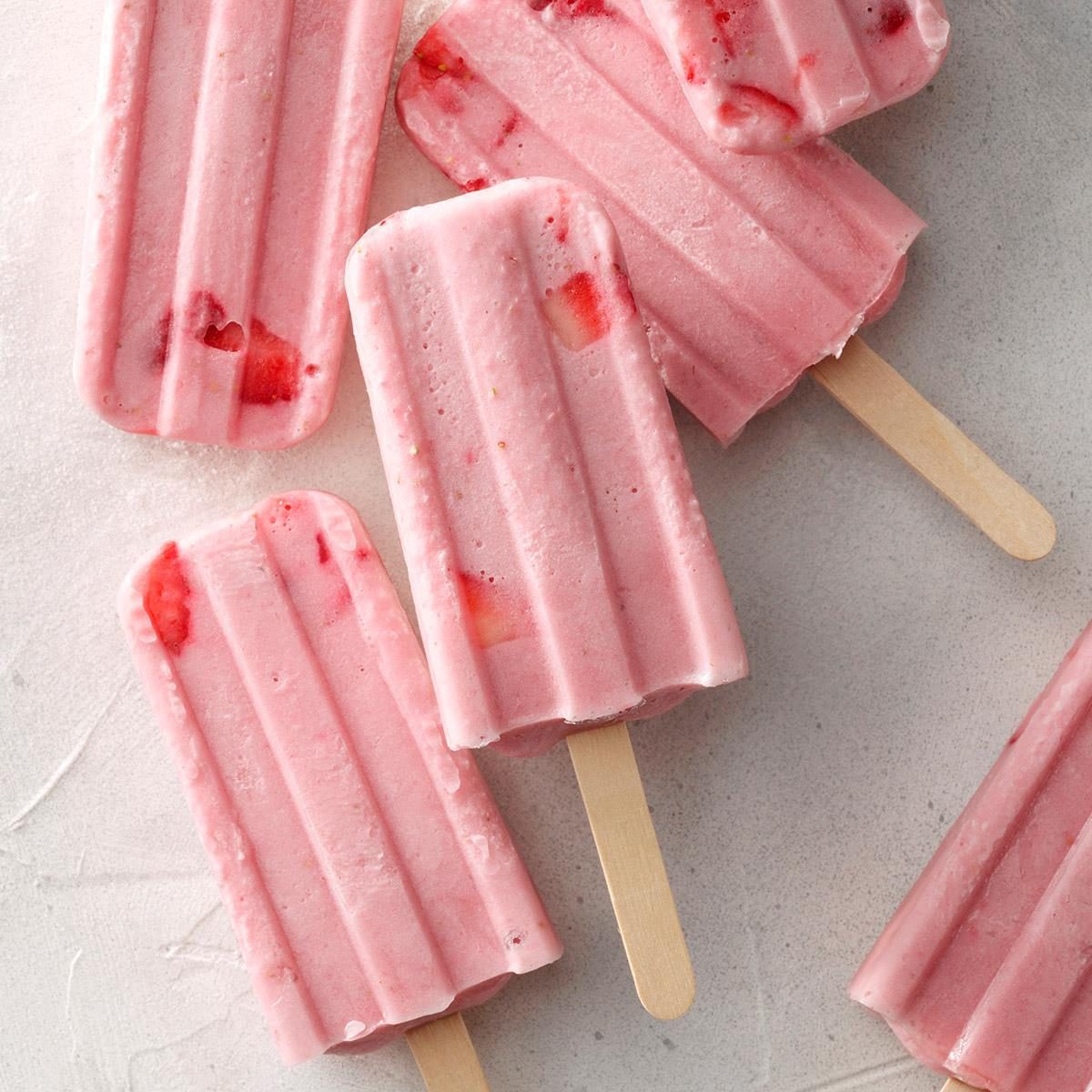 Coconut Milk Strawberry Banana Pops Exps Tham19 233137 E11 09 4b 11