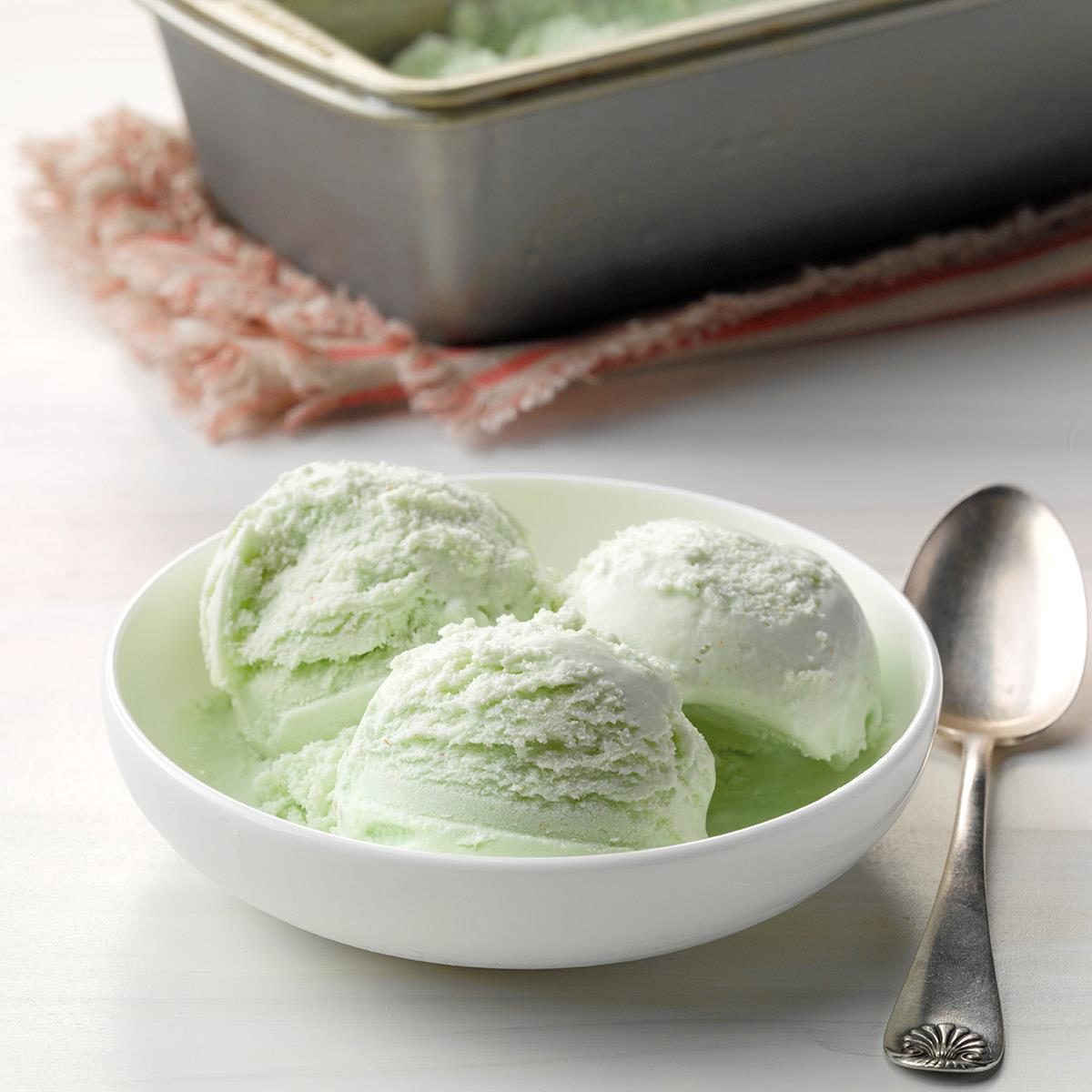 https://www.tasteofhome.com/wp-content/uploads/2019/02/Red-Curry-Pandan-Ice-Cream_EXPS_DAI18_134798_E08_29_2b.jpg?fit=700%2C1024