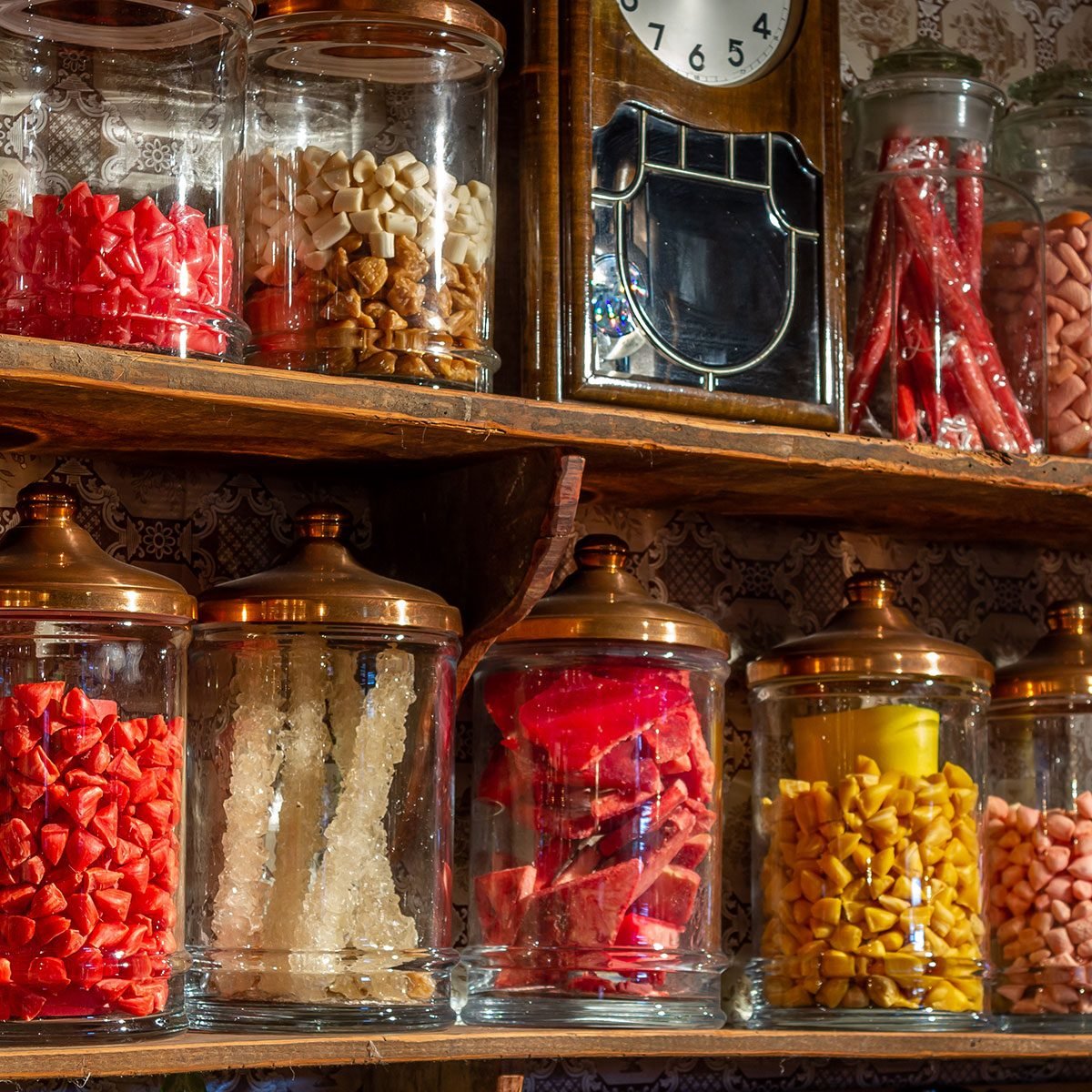 https://www.tasteofhome.com/wp-content/uploads/2019/02/old-candy-store-colorful-candies-in-jars-1174876747.jpg