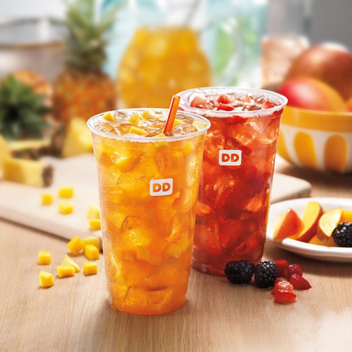 Dunkin' Donuts Introduces New Fruited Iced Teas in New England. (Credit: Dunkin' Donuts) (PRNewsFoto/Dunkin' Donuts)