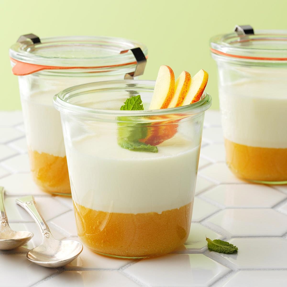 Peach Panna Cotta  Exps Thjj19 233481  E02 19 6b 29