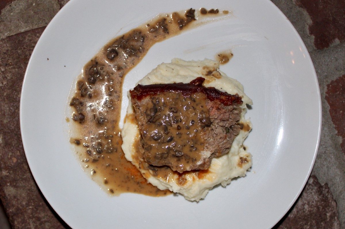 Meatloaf and mushroom gravy