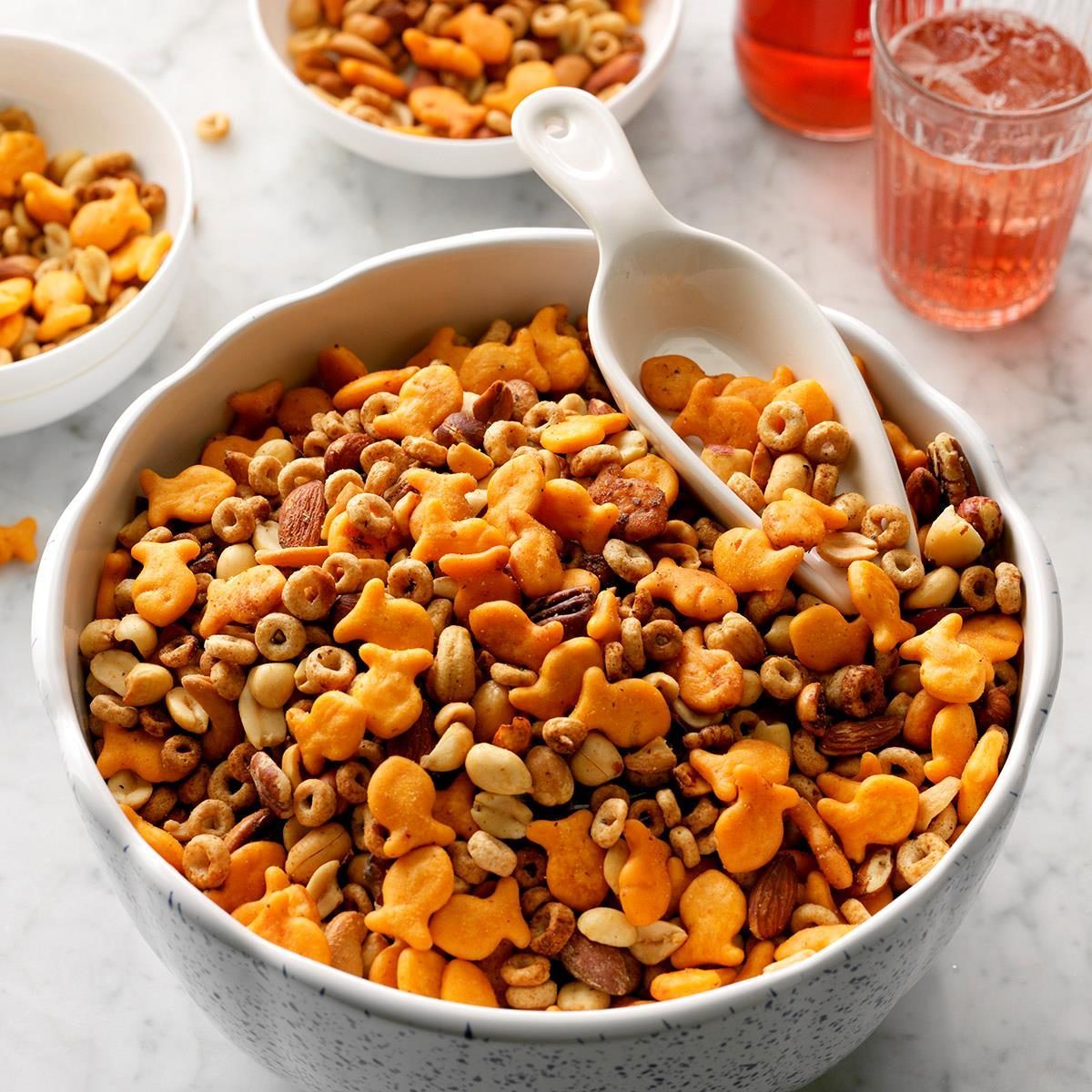 Nutty Slow Cooker Snack Mix  Exps Thedscodr19 204342 C02 28 5b 10