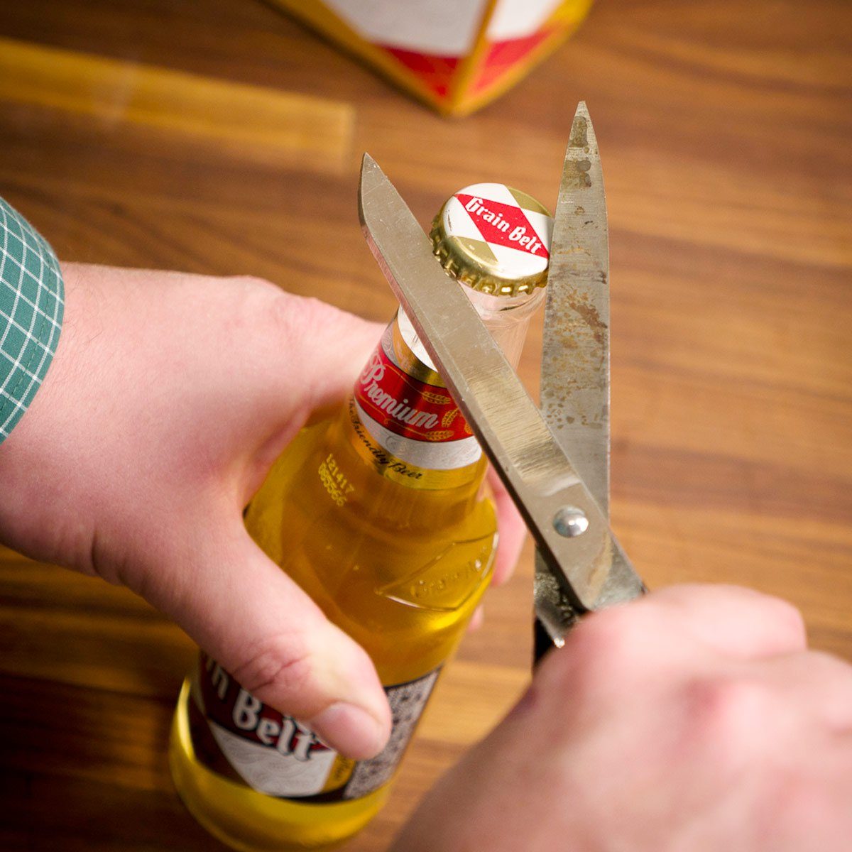 how to open a beer with a lighter