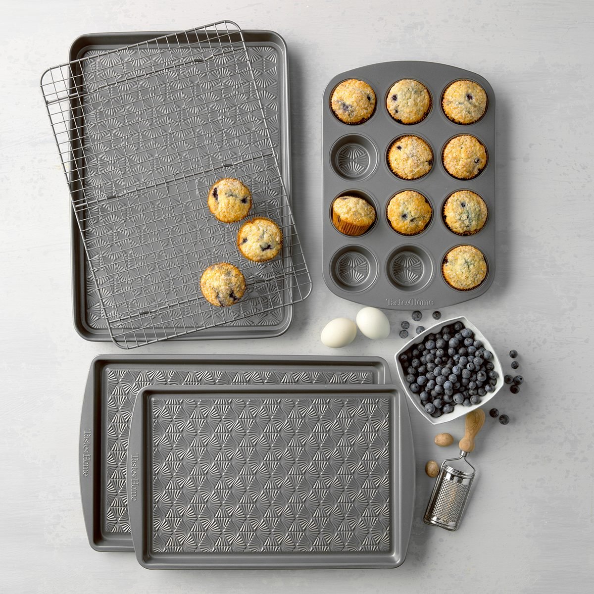 Baker's Secret - 8 Pieces Bakeware Set - 2X Round Pan, 1X Square Pan, 1X  Loaf Pan, 1X Muffin Pan 12 Cups, 1X Cookie Sheet, 1 X Roaster, 1X Roaster  Lid, Non-Stick