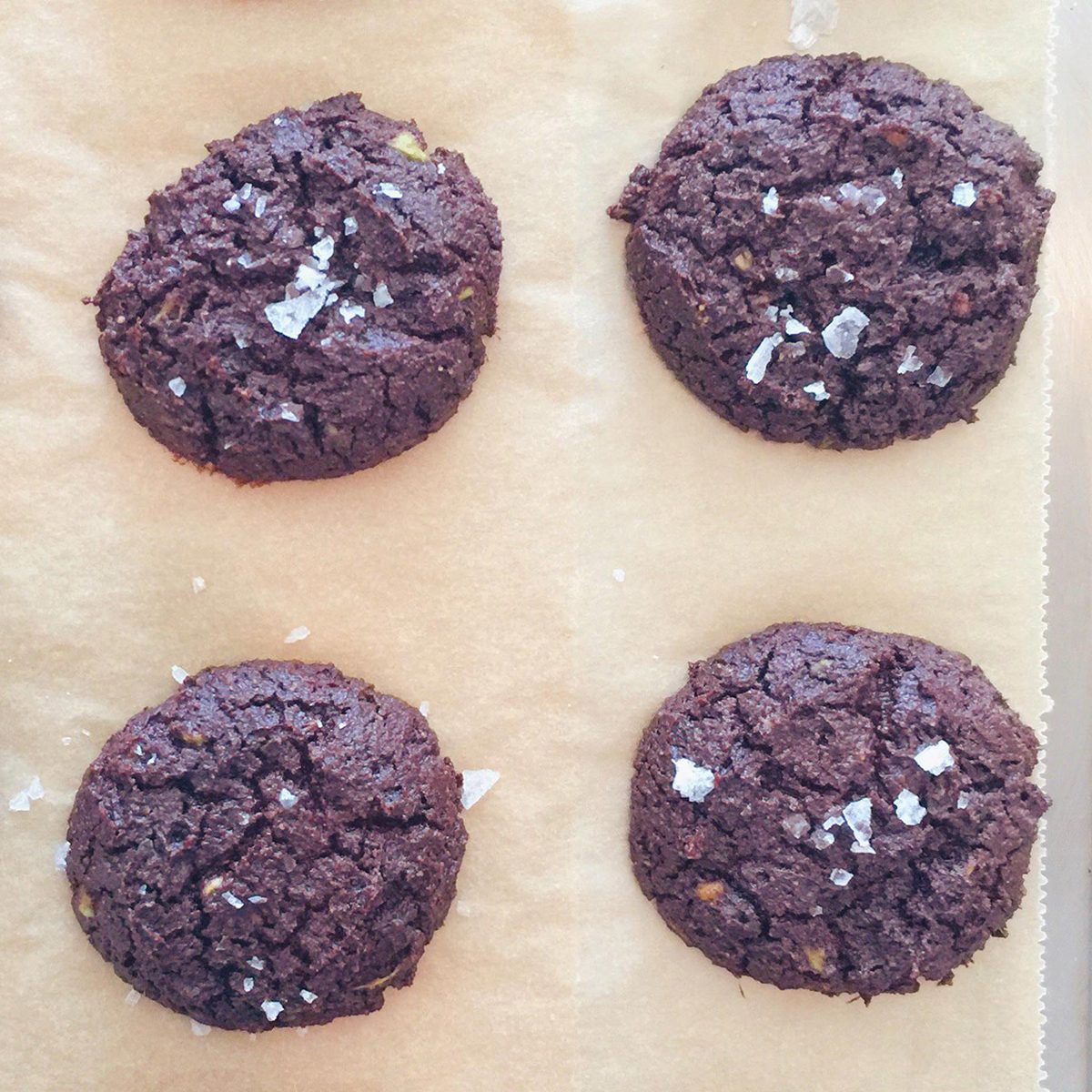 Chocolate and avocado cookies