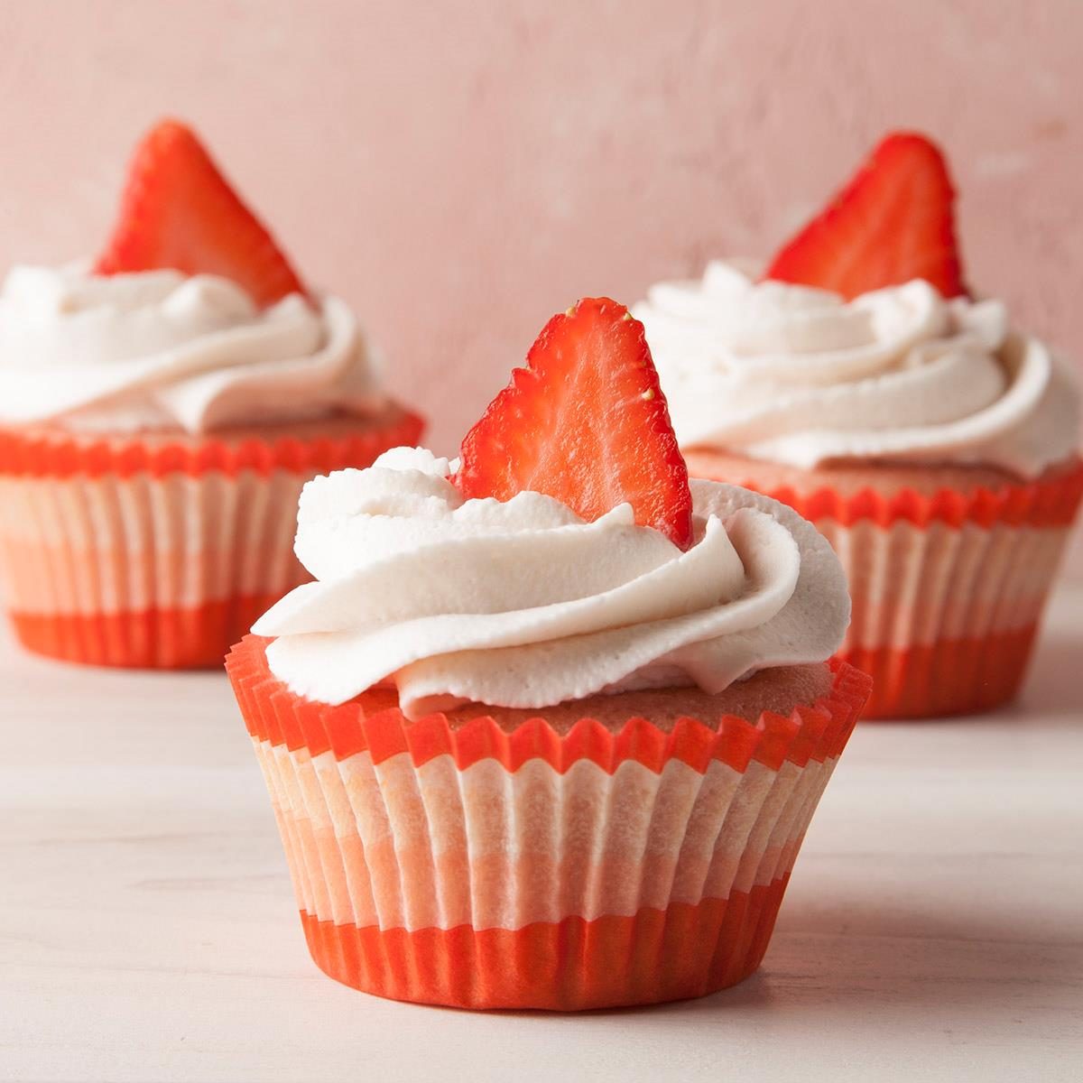 Strawberry Cupcakes With Whipped Cream Frosting Exps Ft19 242523 F 0619 1 13