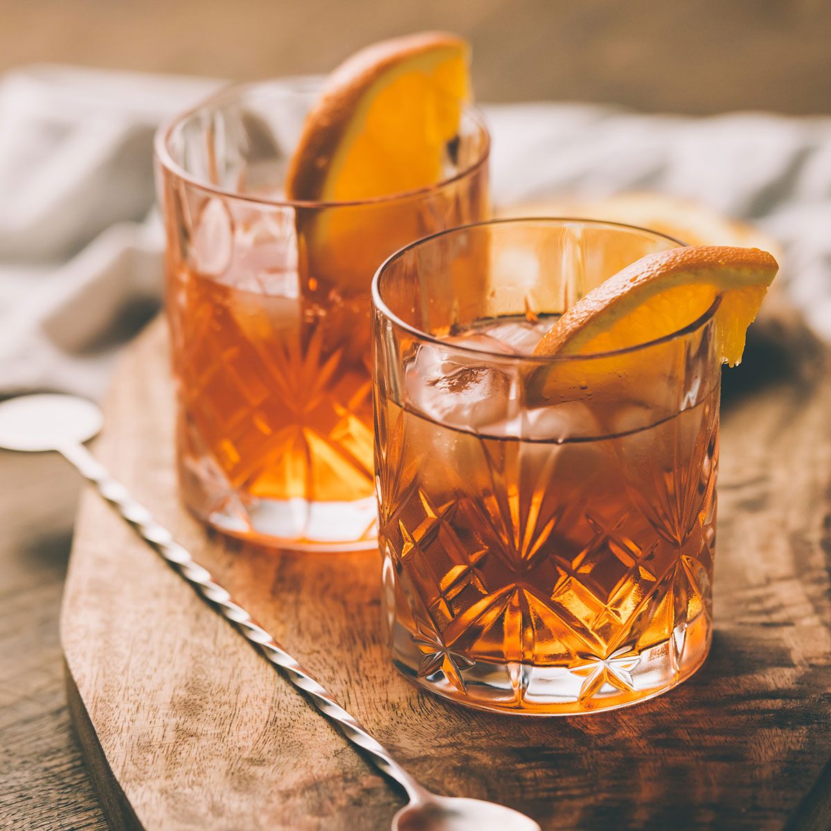 12 Whiskey Drinks to Make at Home (and Impress Your Friends)