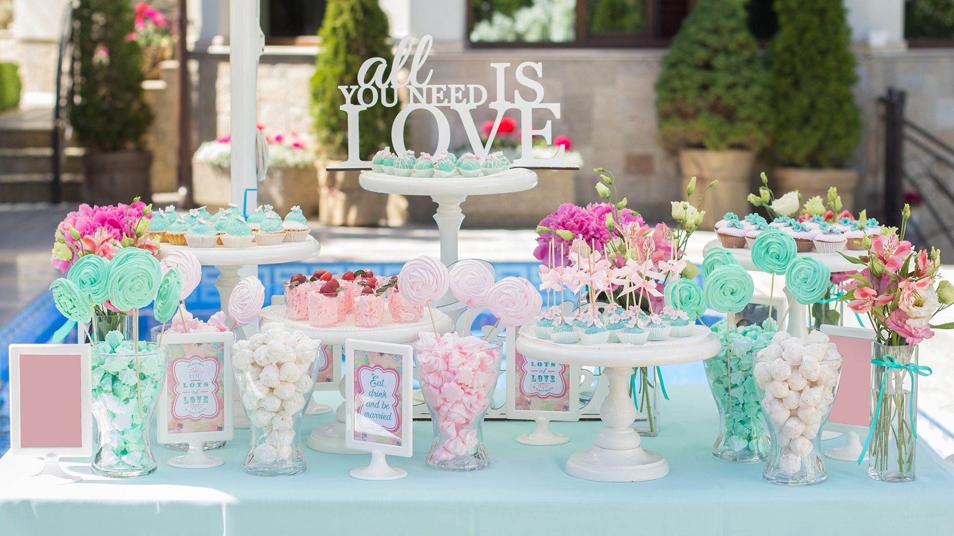 Satisfy Your Sweet Tooth With These New Ways To Serve Candy At Your Wedding